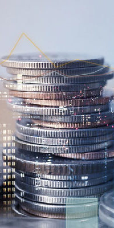 Finanzas y monedas en torre